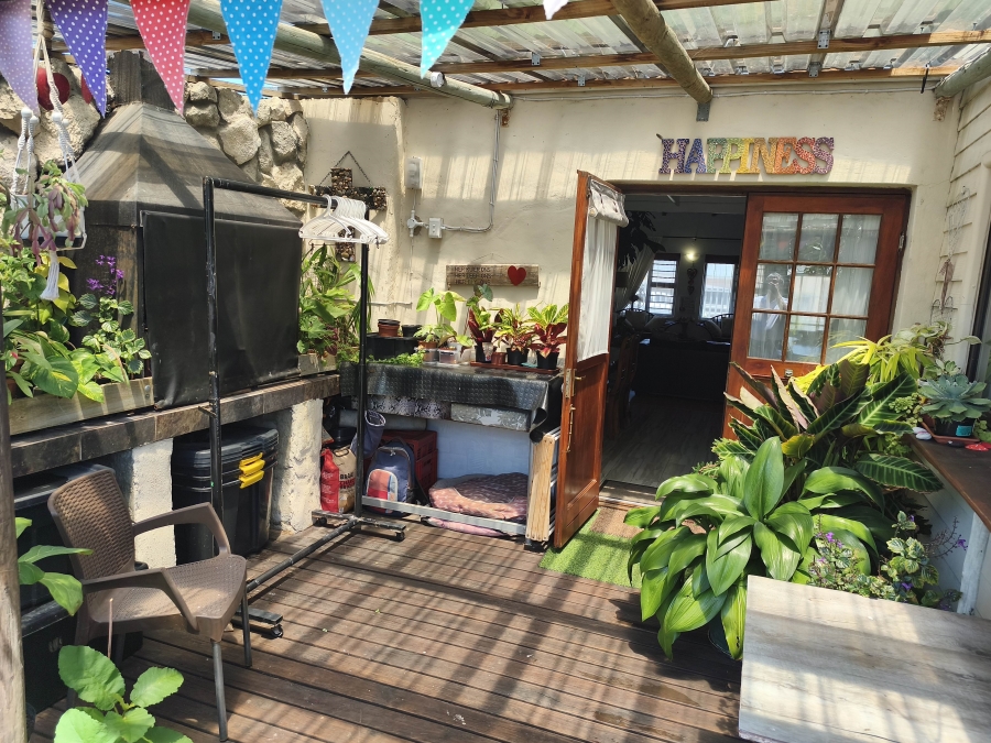 5 Bedroom Property for Sale in Perlemoenbaai Western Cape